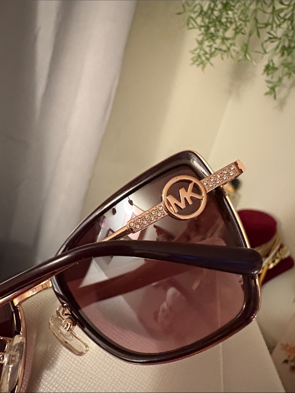 Michael Kors Women’s Burgundy Gradient Square Sunglasses like new - Picture 7 of 8
